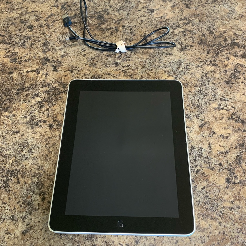 ⭐️⭐️APPLE IPAD 1ST GEN⭐️⭐️